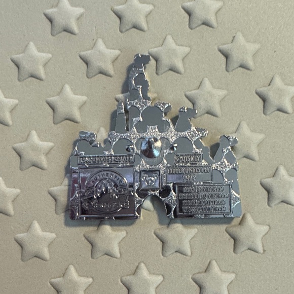 Disneyland Partners Castle Wave B Pin - Picture 2 of 2